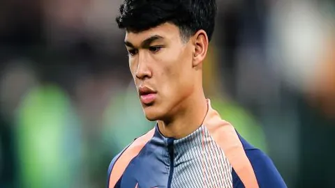 “意甲焦点战：帕尔马对阵博洛尼亚，彩艳、坎切列里首发出战，卡拉布里亚、米兰达新援登场”